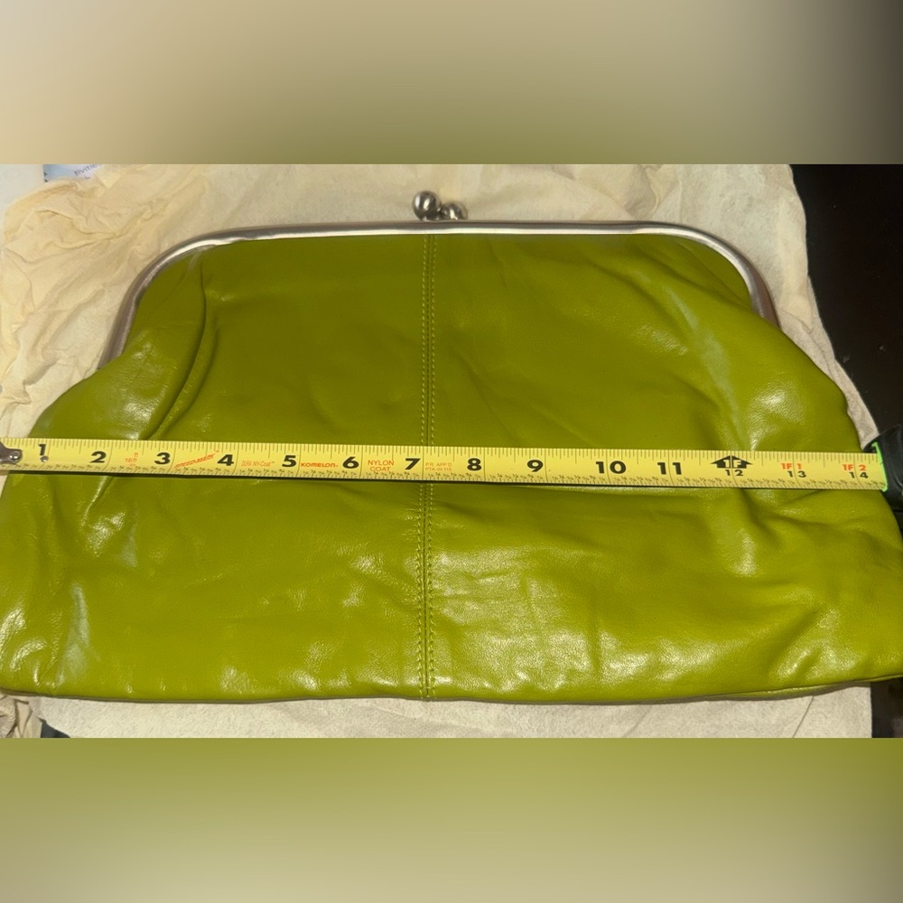 BN - Green clutch with a chain strap for shoulder - Picture 7 of 8